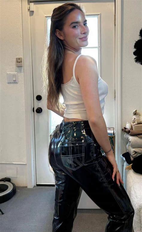 Natalie Looks So Hot In Those Tight Leather Pants Scrolller