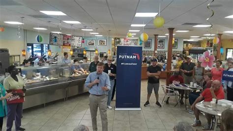 Putnam brings grass roots tour to Brandon's Moreno Bakery