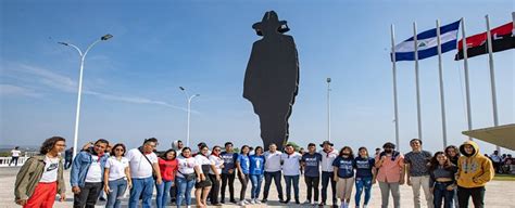 Juventud Sandinista Rinde Homenaje Al General Augusto C Sandino