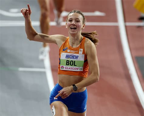 Dutch Runner Bol Smashes Her Own Indoor 400m World Record Reuters