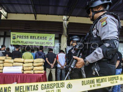 Gelar Kasus Tindakan Kejahatan Antara Foto