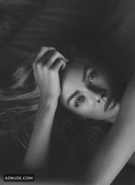 Stella Maxwell Shows Off Her Nude Wet Tits And Slim Body In A Photoshoot By Rowan Papier May