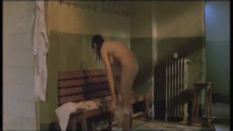 Naked Géraldine Pailhas in La Neige et le feu