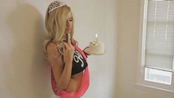 UL Charlotte McKinney Side Boob The Hundreds Magazine 2015 HD 1080p Phun Org Forum