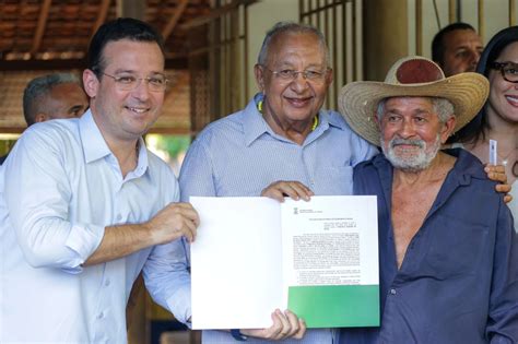 Dr Pessoa entrega títulos de posse na zona rural sudeste de Teresina