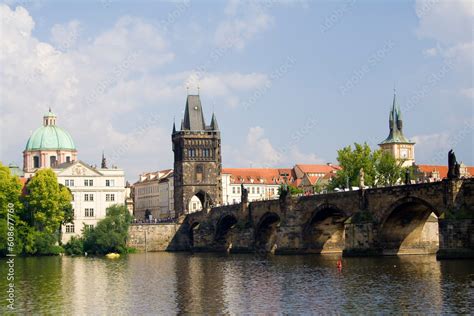 Karlsbr Cke Und Altst Dter Br Ckenturm Auf Der Moldau Unesco