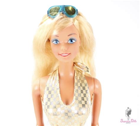 1983 Sun Gold Malibu De Boxed Barbie Doll