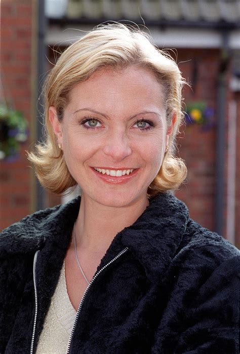 Coronation Street S Tracy Shaw Looks Unrecognisable As She Poses In