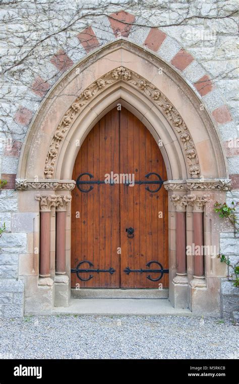 Gothic Arched Doors Hi Res Stock Photography And Images Alamy