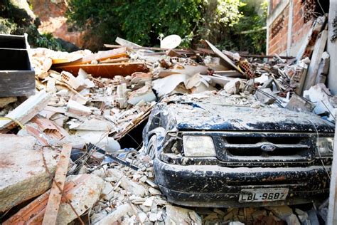 Deslizamento Mata Ao Menos 15 Pessoas Em Niterói Veja