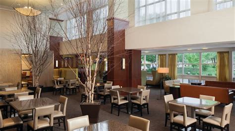 DoubleTree by Hilton Boston Bayside