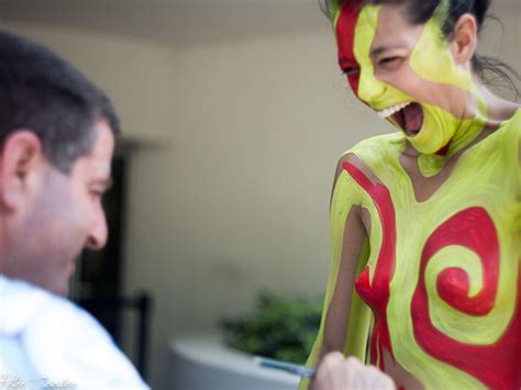 WATCH The Brave Nude World Of A Body Painting Artist When People See Naked People In Public