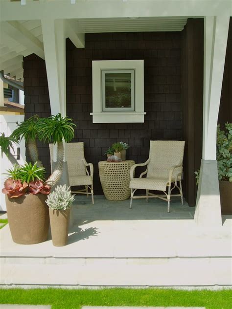 28 Striking Front Porch Plants Ideas to Boost the Curb Appeal