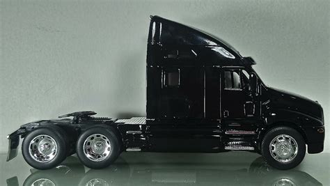 Tracto Trailer Kenworth T Negro Escala New Ray Env O Gratis