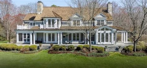 Matt Damon House: A Tour of His NY Estate and Other Properties!