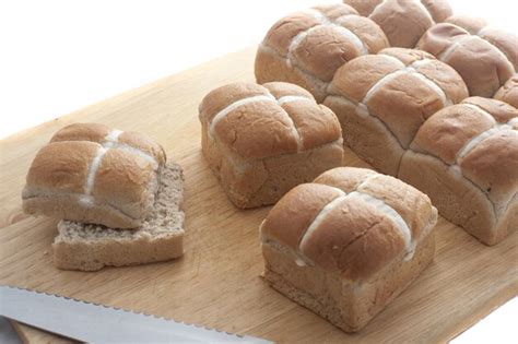 Premium Photo Easter Hot Cross Buns