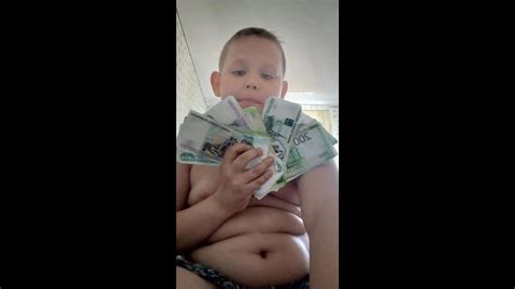 мэй жестко флексит и дрочит член - YouTube