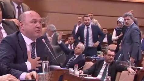 Meclis te ortalık karıştı İBB Meclisi nde Vahdettin kavgası