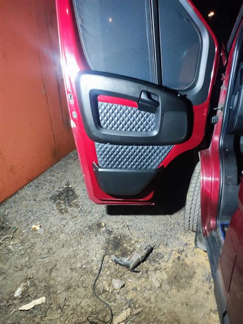 Дверные вставки в ромбик — Peugeot Boxer (2G), 2,2 л, 2011 года ...