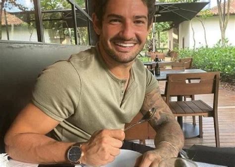 Alexandre Pato conta que descobriu na Bíblia todas as respostas Rádio