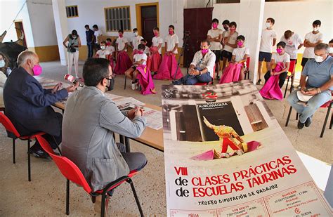 Ciclo Clases Pr Cticas Escuelas Taurinas De Diputaci N Badajoz Presenta