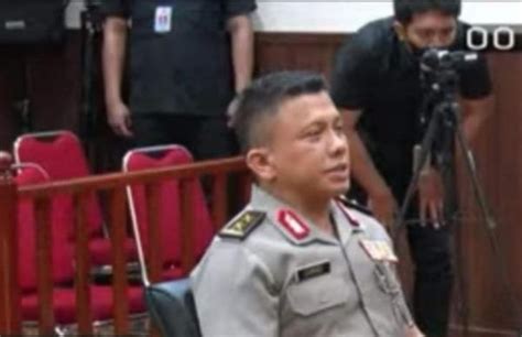 Lama Tak Terlihat Begini Penampakan Ferdy Sambo Saat Jalani Sidang Etik