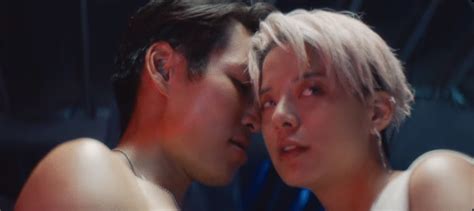 F X S Amber Shares A Passionate Kiss In New Other People Mv