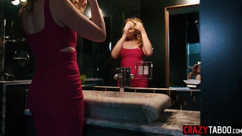 Learning Everything From Big Ass MILF FAPCAT