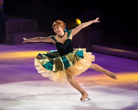 Disney On Ice 2018 My Three Little Strawberries