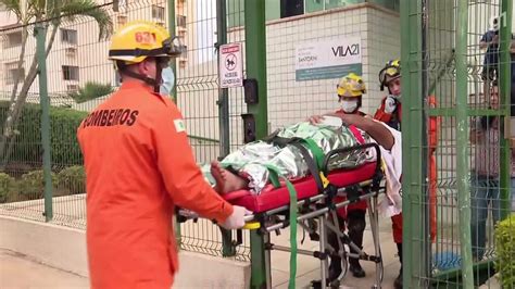 Vídeo Bombeiros socorrem vítimas que caíram em cisterna em Águas