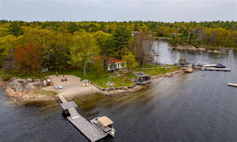 Re Max Georgian Bay Cottages In Honey Harbour