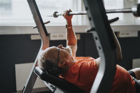 81-Year-Old Texas Man Named World's Oldest Fitness Instructor - Men's ...