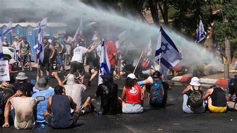 Proteste La Ierusalim N Ziua Votului Care Ar Putea Reduce Puterea