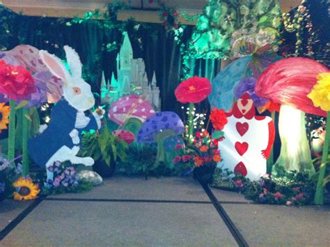 alice  wonderland prom theme