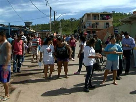 Derrubada De Barracos Em Rea De Risco Provoca Tumulto No Df Df G