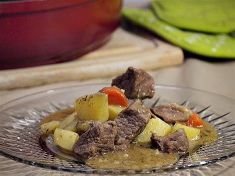 Easiest Beef Stew With Potatoes – Maya`s Kitchen