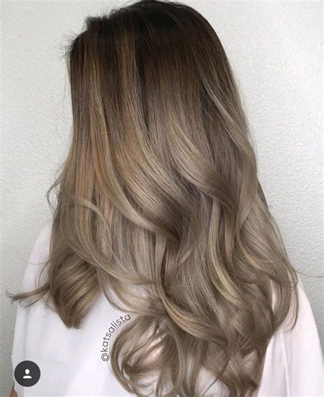 Warna Rambut Dusty Ash Maceytarorollins