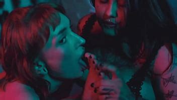 Latin Lesbians Foot Licking 1 XVIDEOS