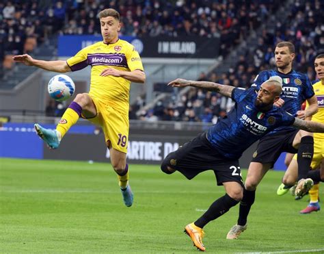 Inter Fiorentina Finisce 1 1 Apre Torreira Pareggio Di Dumfries