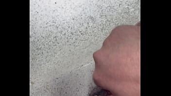 Masturbandome en el baño XVIDEOS