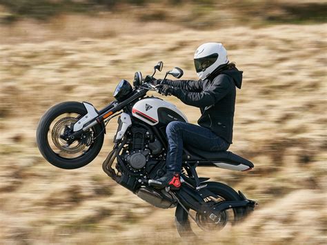 Triumph Trident First Ride Laptrinhx News