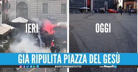 Napoli cancella i segni delle violenze ripulita Piazza del Gesù