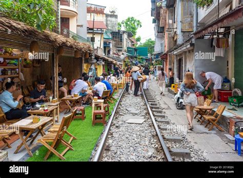 Hanoi Vietnam Rd June Hanoi Street Train Is A Place In