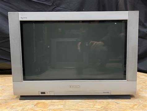 Fully Working Panasonic Quintrix Colour TV Only Available As Part Of A