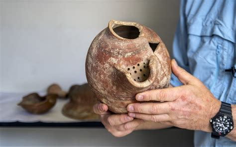 Israeli Scientists Brew Groundbreaking Ancient Beer From 5 000 Year