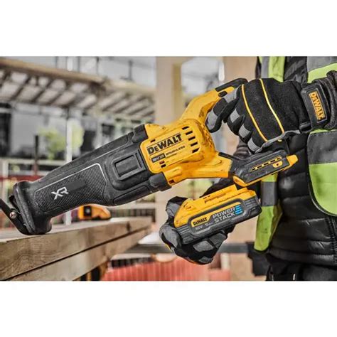 Piła szablasta 18V Li lon 2x5 0Ah POWERSTACK XR DeWalt DCS386H2T QW