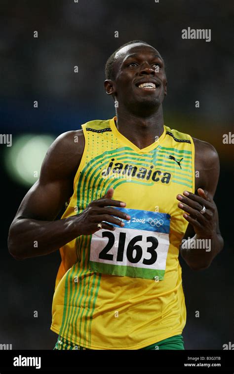 Usain bolt running olympics hi-res stock photography and images - Alamy