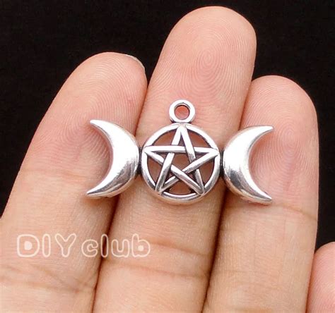 40pcs Antique Silver Bronze Triple Moon Charms Pendants Triple Moon