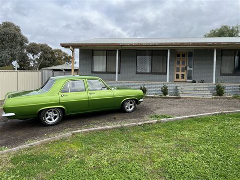 Holden Hr Shannons Club Online Show Shine