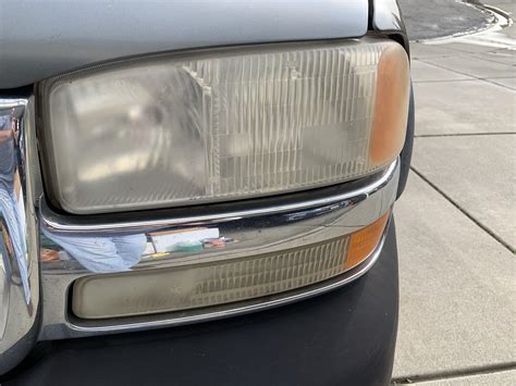 Expert Fixer Tip Use Car Wax To Help Keep Your Headlights